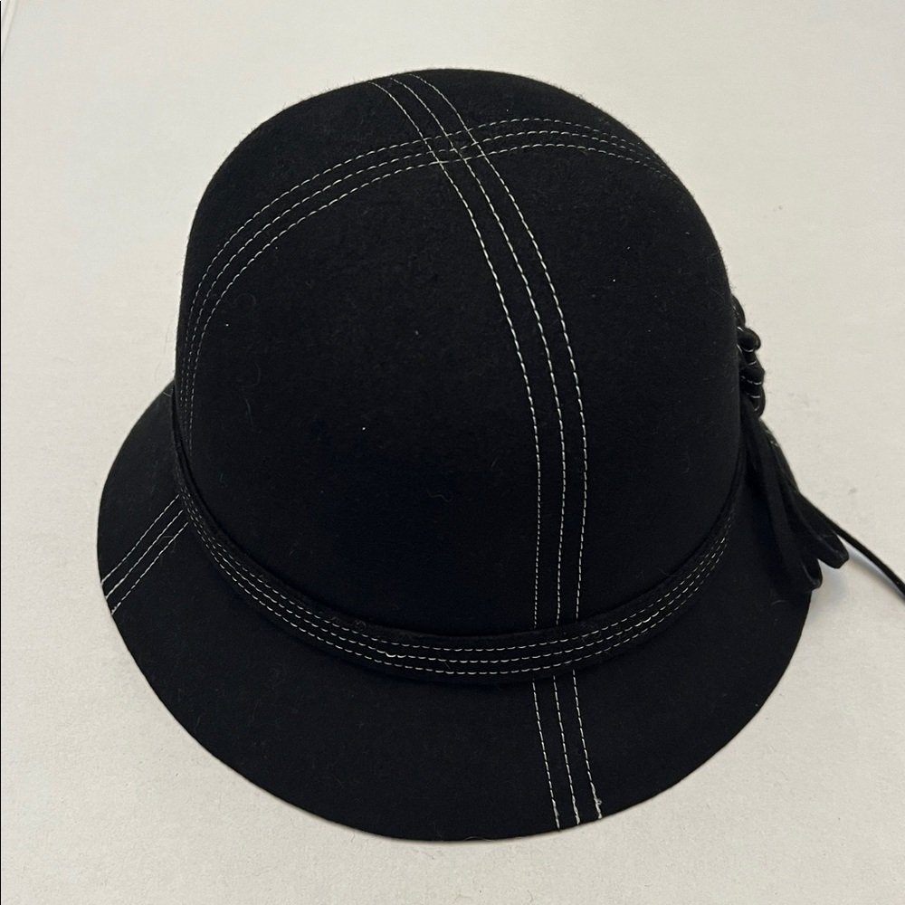 NORDSTROM BLACK WOOL WHITE STITCHING BOW FRONT CLOCHE WOMENS HAT - Picture 2 of 12